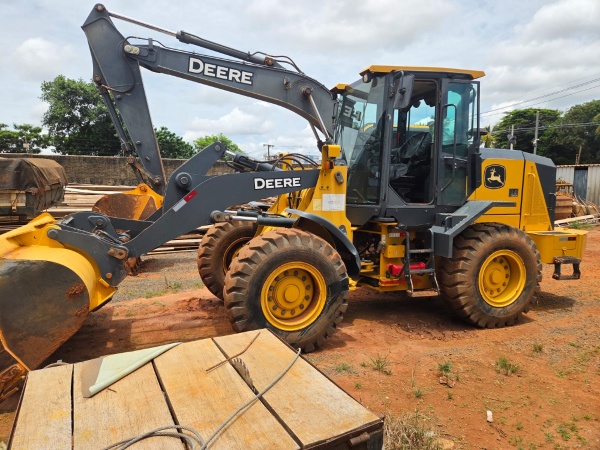 Pá Carregadeira John Deere 444G ano 2021