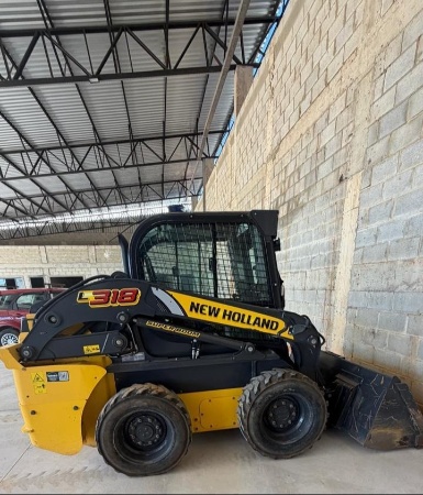 Mini Carregadeira New Holland L318 ano 2024