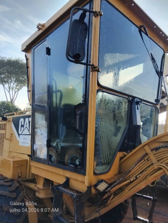 Motoniveladora Caterpillar 120H ano 2007