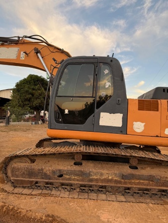 Escavadeira Case CX220C