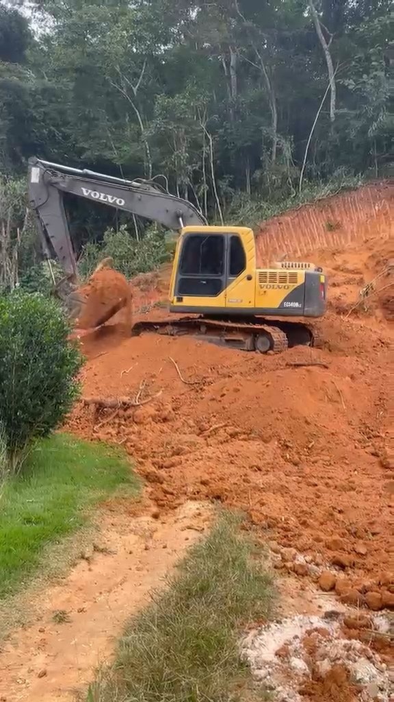 Escavadeira Volvo EC140D ano 2015