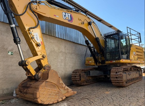 Escavadeira Caterpillar 336 ano 2022