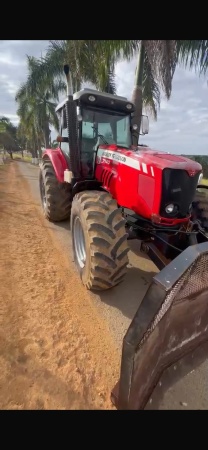 Trator Massey Ferguson MF 7140 ano 2014