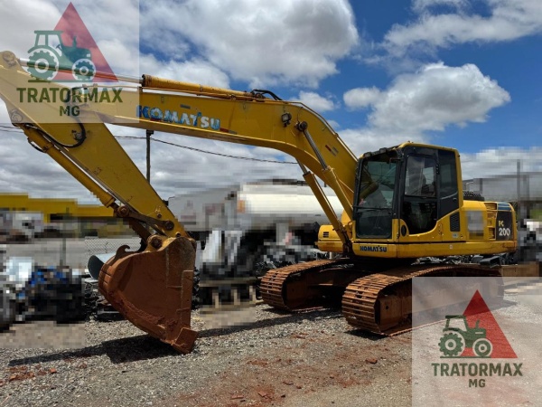 Escavadeira Komatsu PC200LC-6B ano 2012