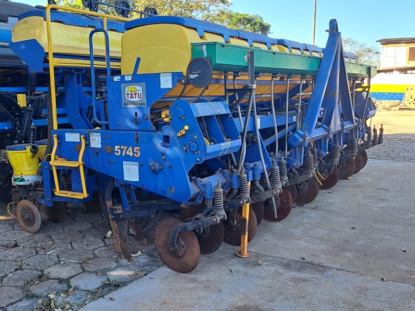 Plantadeira Tatu Marchesan Ultraflex