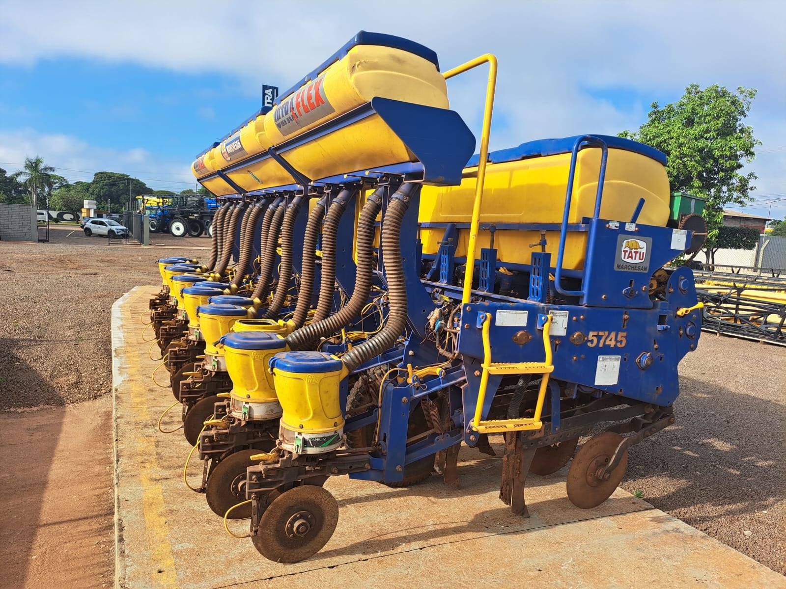Plantadeira Tatu Marchesan Ultraflex