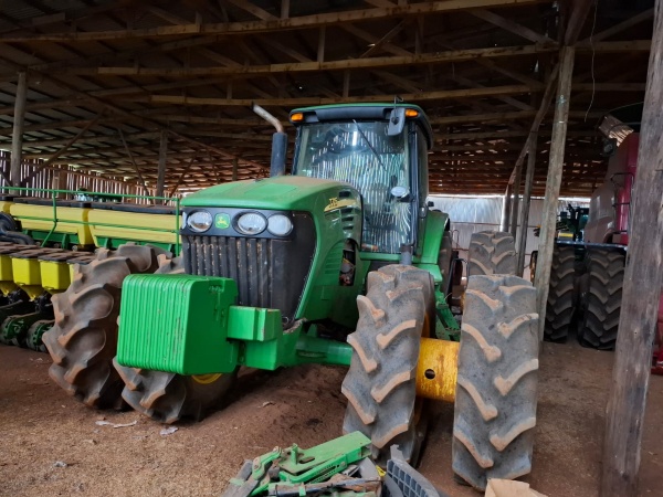 Trator John Deere 7715 ano 2010