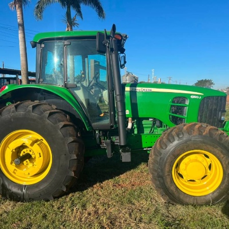 Trator John Deere 6150J ano 2022