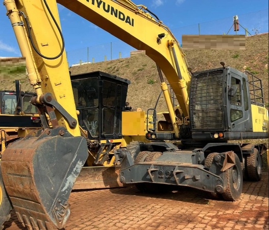 Escavadeira Hyundai R200W -7 ano 2009