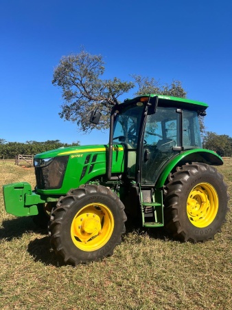 Trator John Deere 5078 E ano 2022 - 5078 E - Máquinas Agrícolas