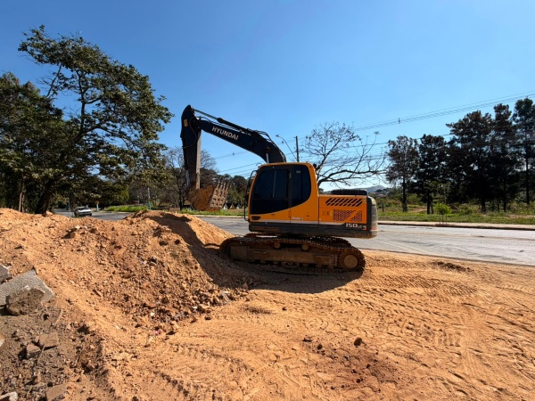 Escavadeira Hyundai R150LC-9 ano 2023