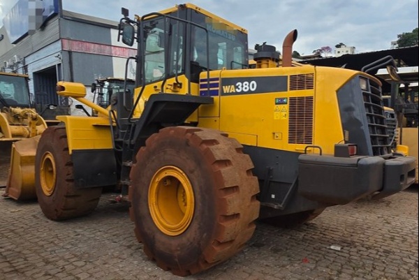 Pá Carregadeira Komatsu WA380 ano 2021