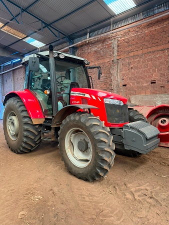 Trator Massey Ferguson 6714 r ano 2022