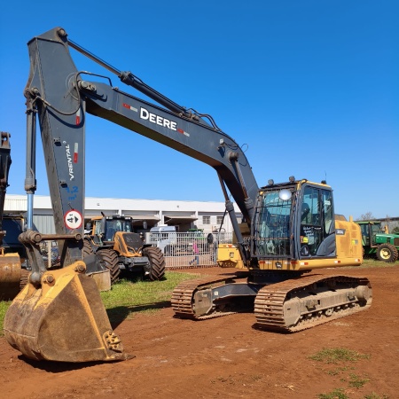 Escavadeira John Deere 200G ano 2022