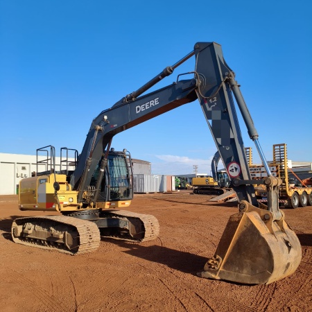 Escavadeira John Deere 200G ano 2022
