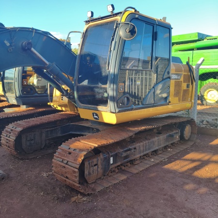 Escavadeira John Deere 130G ano 2022