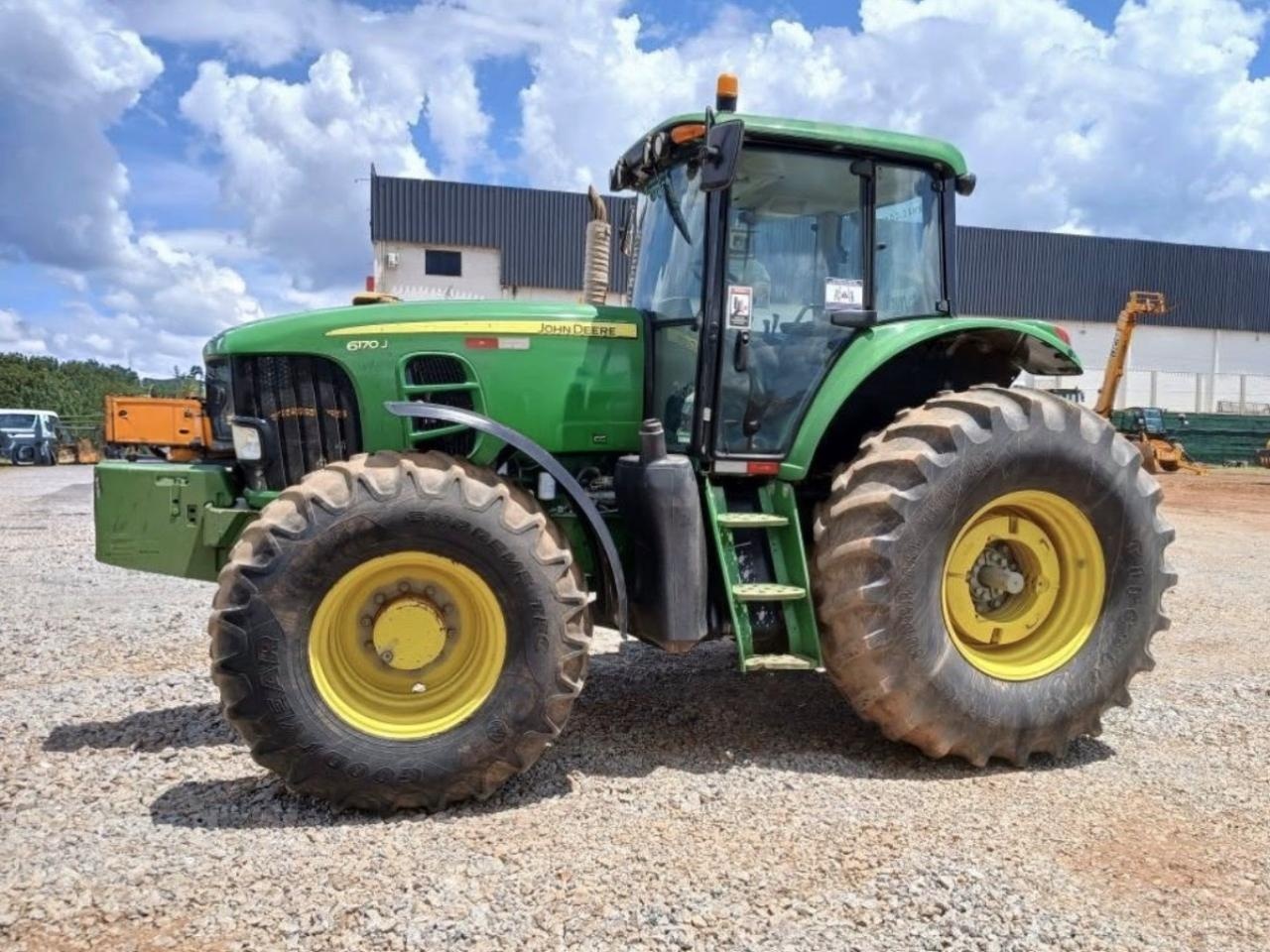 Trator John Deere 6170 J ano 2021