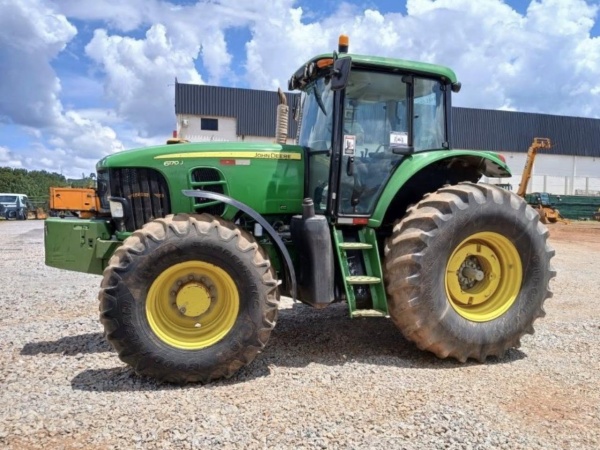 Trator John Deere 6170 J ano 2021