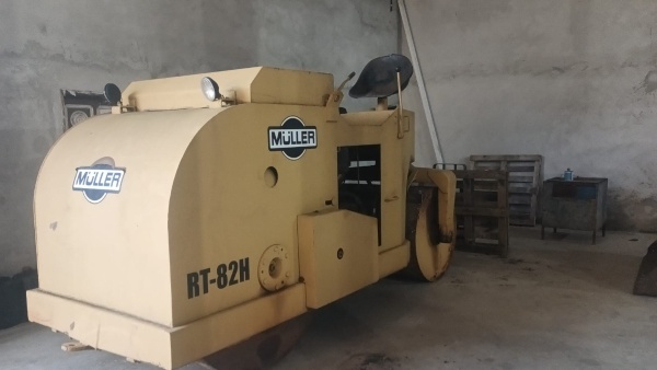 Rolo Compactador Müller RT82H 8T ano 1978