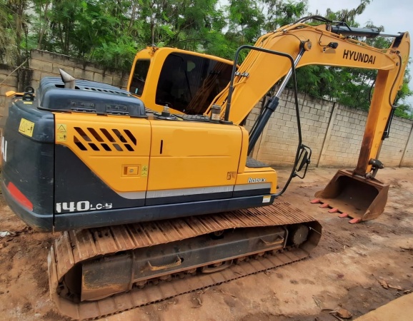 Escavadeira Hyundai R140LC-9 ano 2019