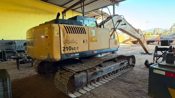 Escavadeira Hyundai robex210lc-7 ano 2011