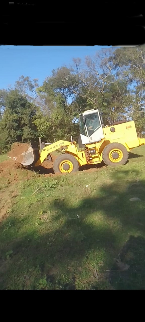 Pá Carregadeira New Holland 12C ano 2011