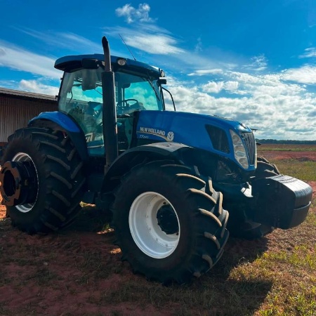 Trator New Holland T7.240 ano 2018
