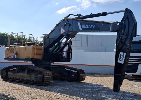 Escavadeira SANY SY215 F ano 2020