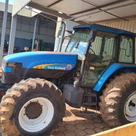 Trator New Holland TM 150 ano 2001
