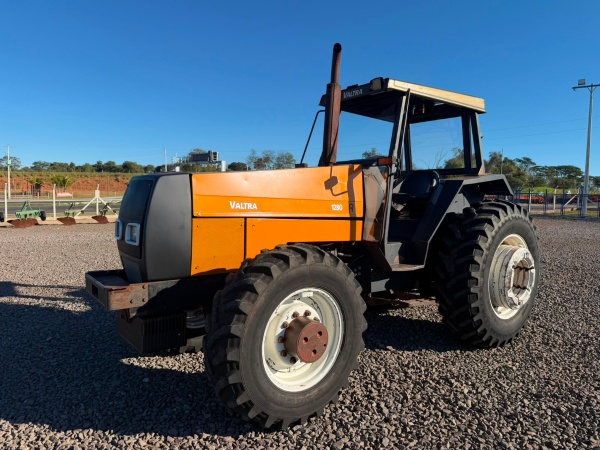 Trator Valtra 1280r ano 2000 - 1280r - Máquinas Agrícolas