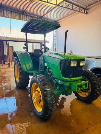 Trator John Deere 5055 ano 2012