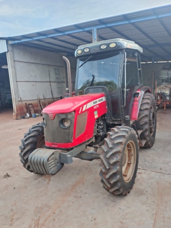 Trator Massey Ferguson MF 4275 ano 2011 - MF 4275 - Máquinas Agrícolas