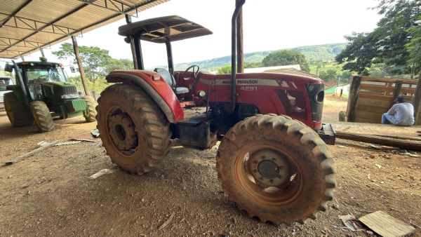 Trator Massey Ferguson MF 4291 ano 2012