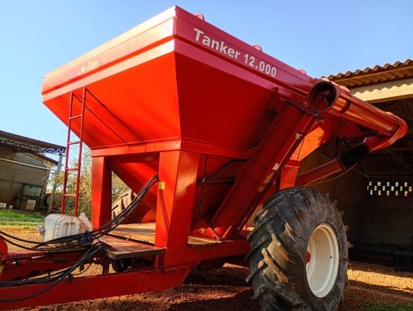 Carreta Graneleira Jan TANKER 12.000 ano 2012