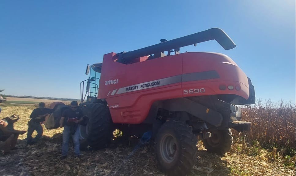 Colheitadeira Massey Ferguson MF 5690 ano 2019