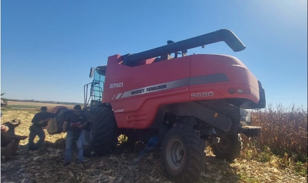 Colheitadeira Massey Ferguson MF 5690 ano 2019