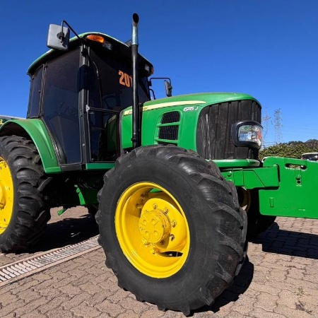 Trator John Deere 6115J ano 2017 - 6115J - Máquinas Agrícolas