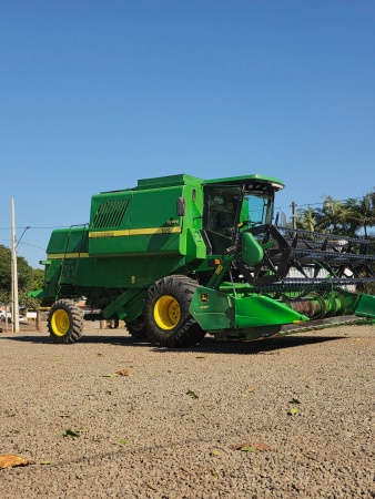 Colheitadeira John Deere 1175 ano 2024