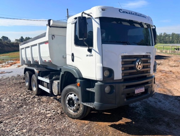 Caminhão Volkswagen 31-320 6X4 ano 2012