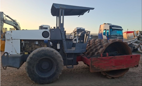Rolo Compactador Dynapac CA25 ano 2000
