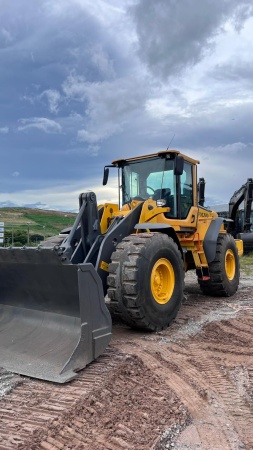 Pá Carregadeira Volvo L120F ano 2022