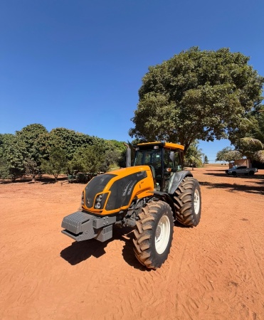 Trator Valtra BM 135 ano 2023
