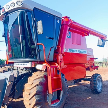 Colheitadeira Massey Ferguson MF 5650 Advanced ano 2011