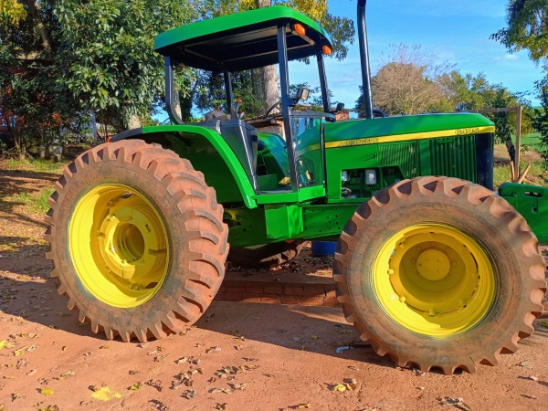Trator John Deere 6405 ano 1999