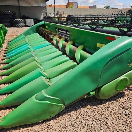 Plataforma John Deere 613C ano 2010