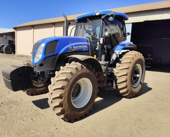 Trator New Holland T7.205 - T7.205 - Máquinas Agrícolas