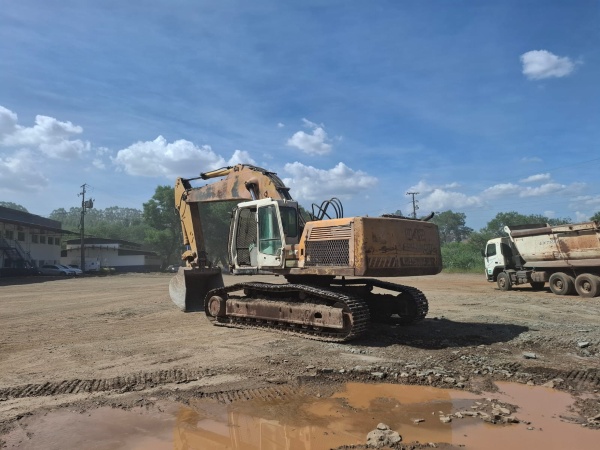 Escavadeira Liebherr 924C