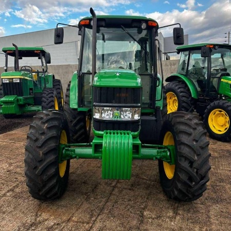 Trator John Deere 5078 E ano 2015