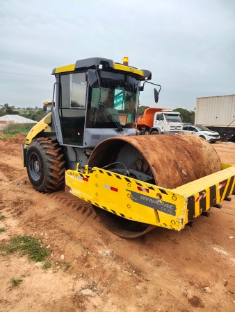 Rolo Compactador Dynapac CA250 - CA250 - Pavimentação e Infraestrutura