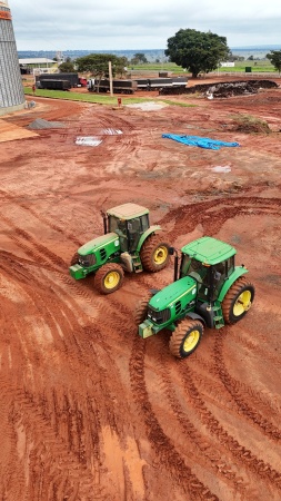 Trator John Deere 6180J ano 2016